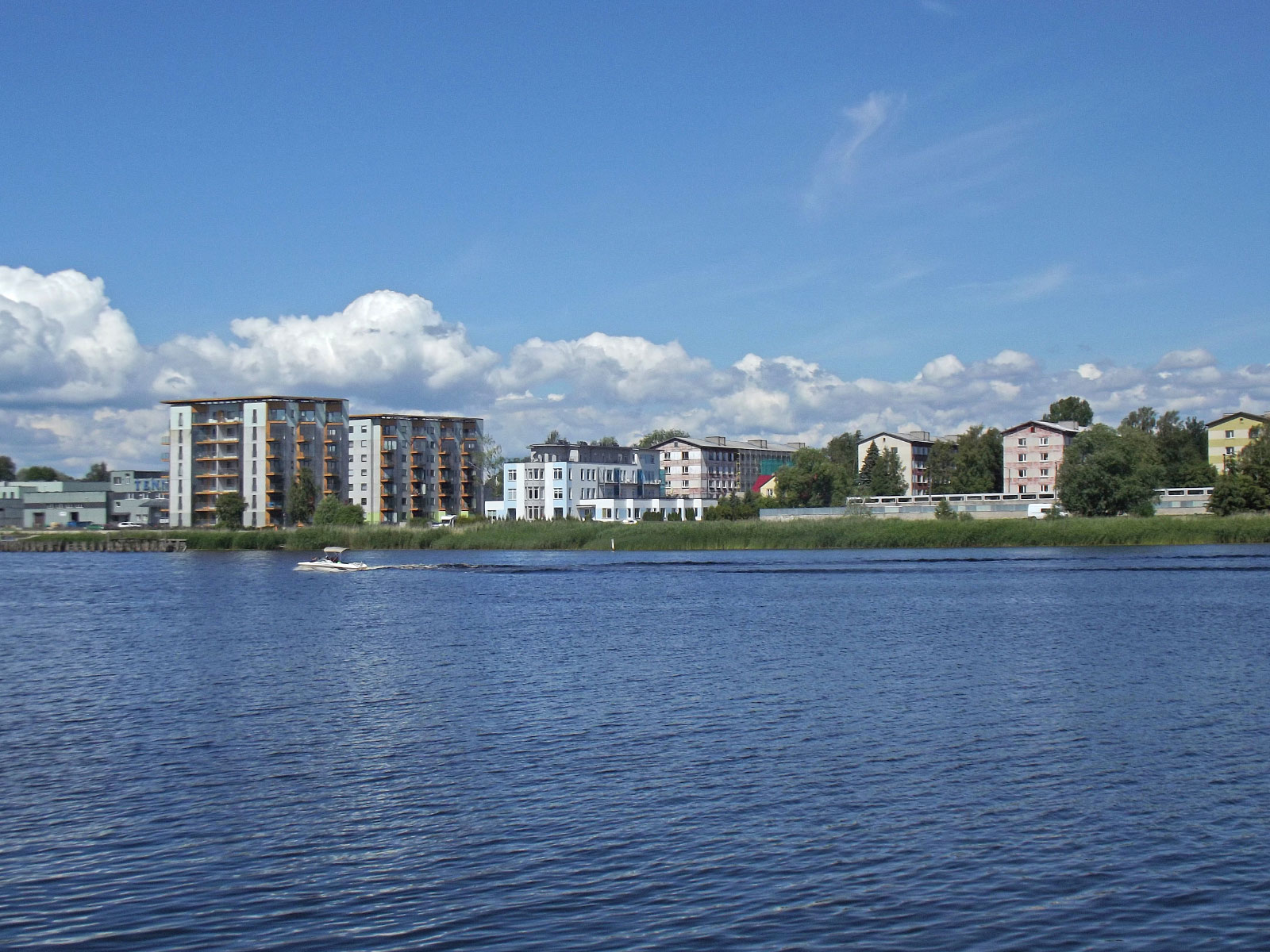 Pärnu (Пярну, Pernau)